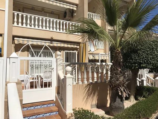 Chalet adosado en Avenida de Cervantes, 110 - Foto 1