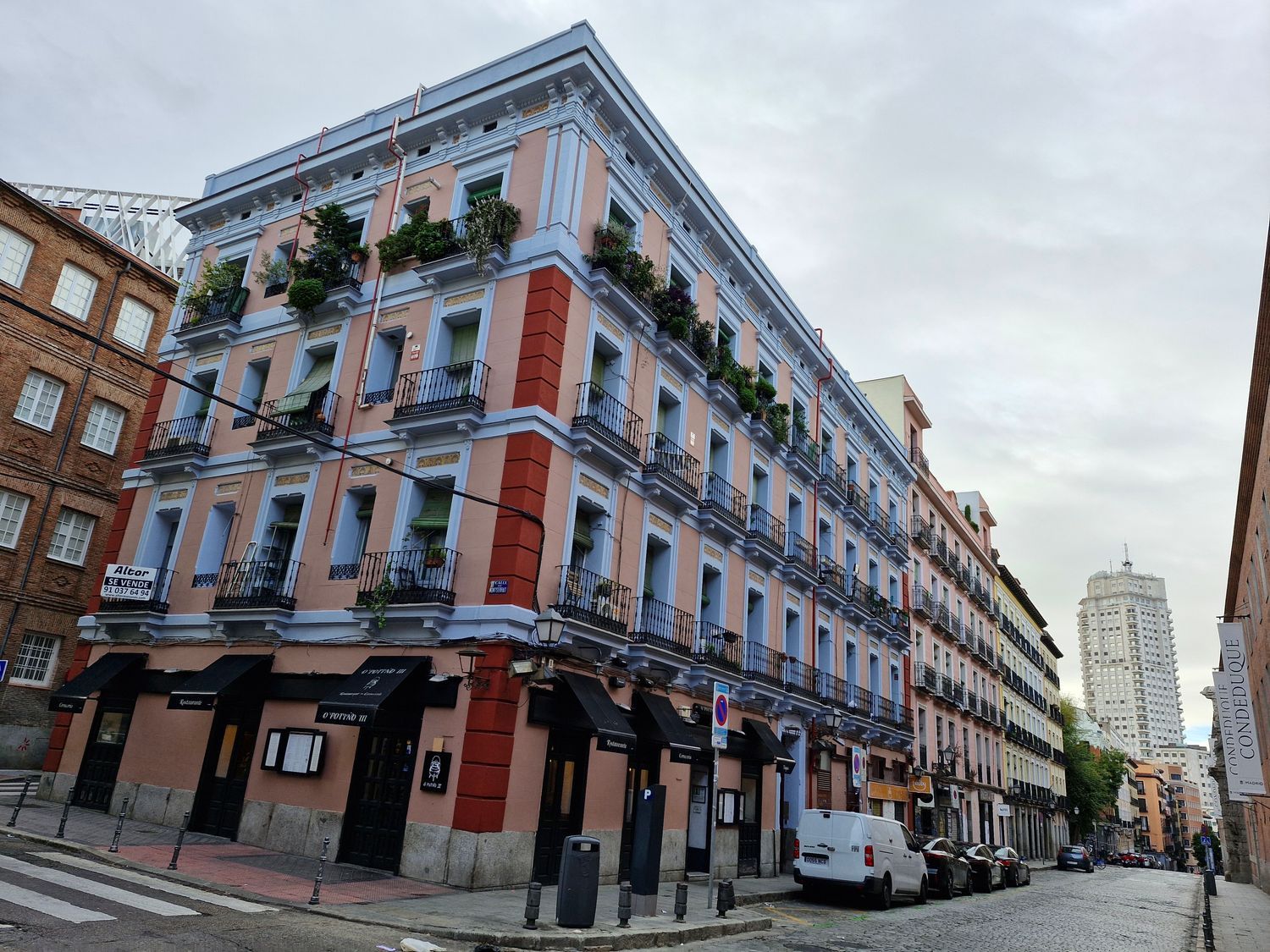 Piso en calle del Conde Duque, 30