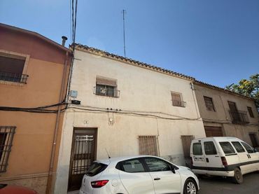 Casa adosada en  Calle Pozo Gallego 10 - Foto 1
