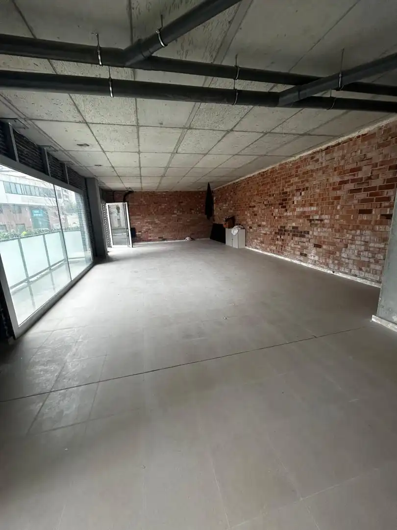 Local comercial en Cornellà de Llobregat - Foto 5
