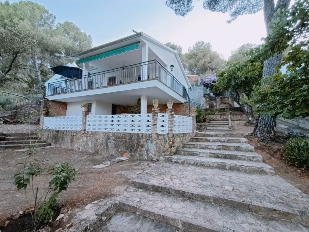 Chalet en  Avenida del Brezo 90P