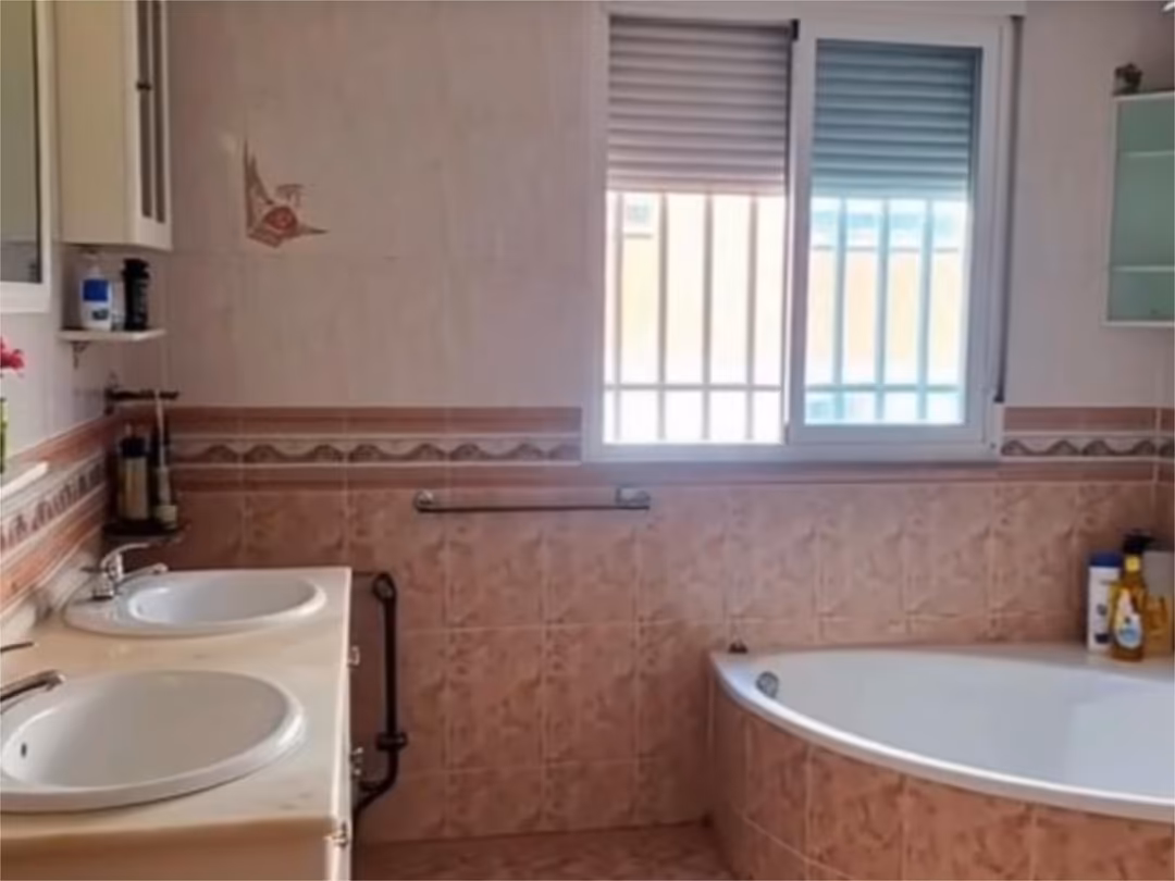 Chalet en  Calle Sierra Engarcerán 11 - Foto 9