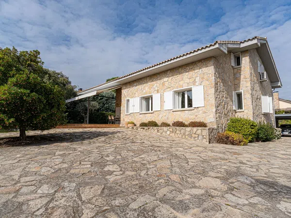 Casa o chalet independiente en Pino Alto - Navarredonda - Foto 1