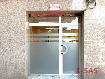 Local comercial en  Carrer de Llevant 82 - Foto 2