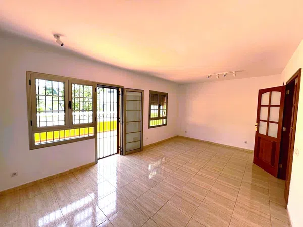 Chalet adosado en Barrio Almatriche
