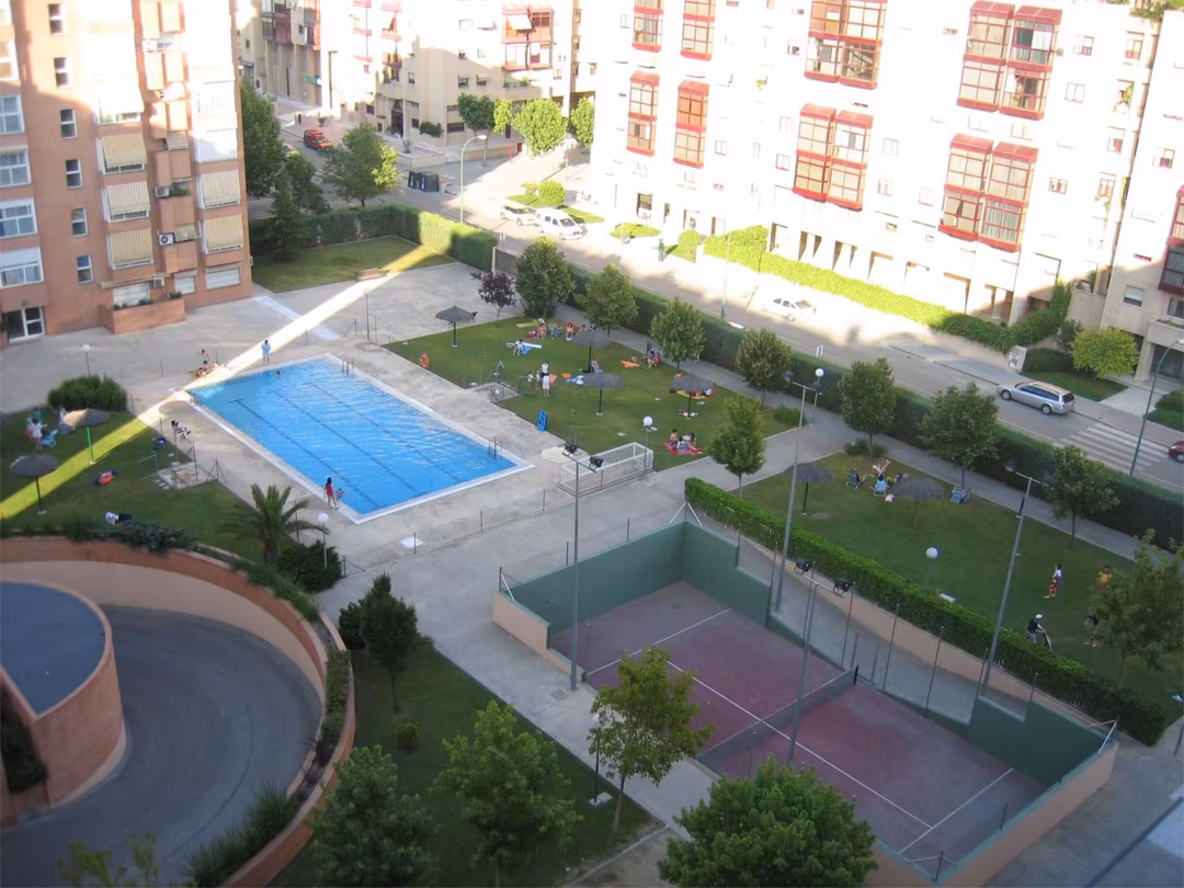 Piso en  Calle de Puerto Serrano 4