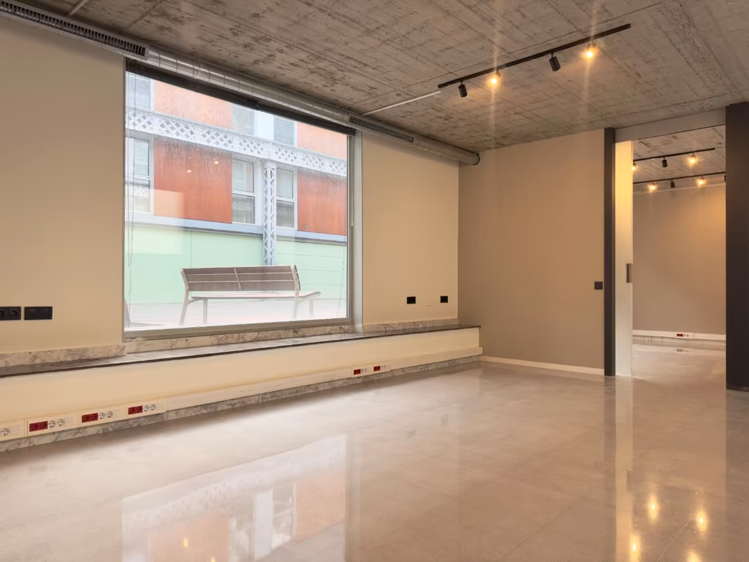 Local comercial en  Carrer del Pantà 92 - Foto 1