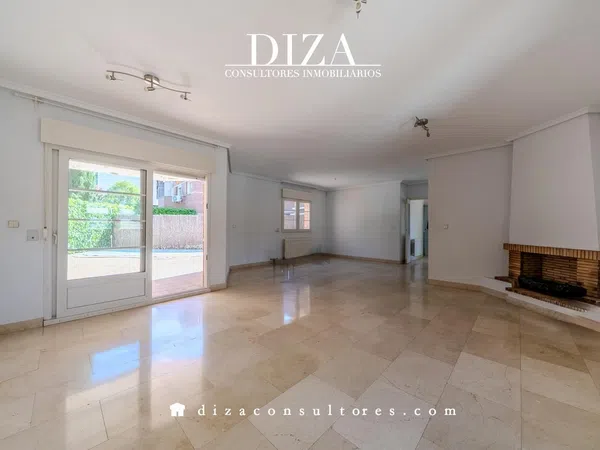 Casa o chalet independiente en Avenida de la Victoria - Foto 6