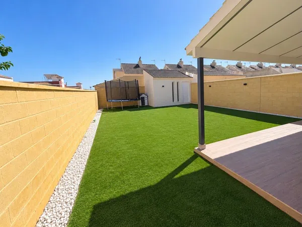 Chalet adosado en Calle Rosalia de Castro, 62 - Foto 2