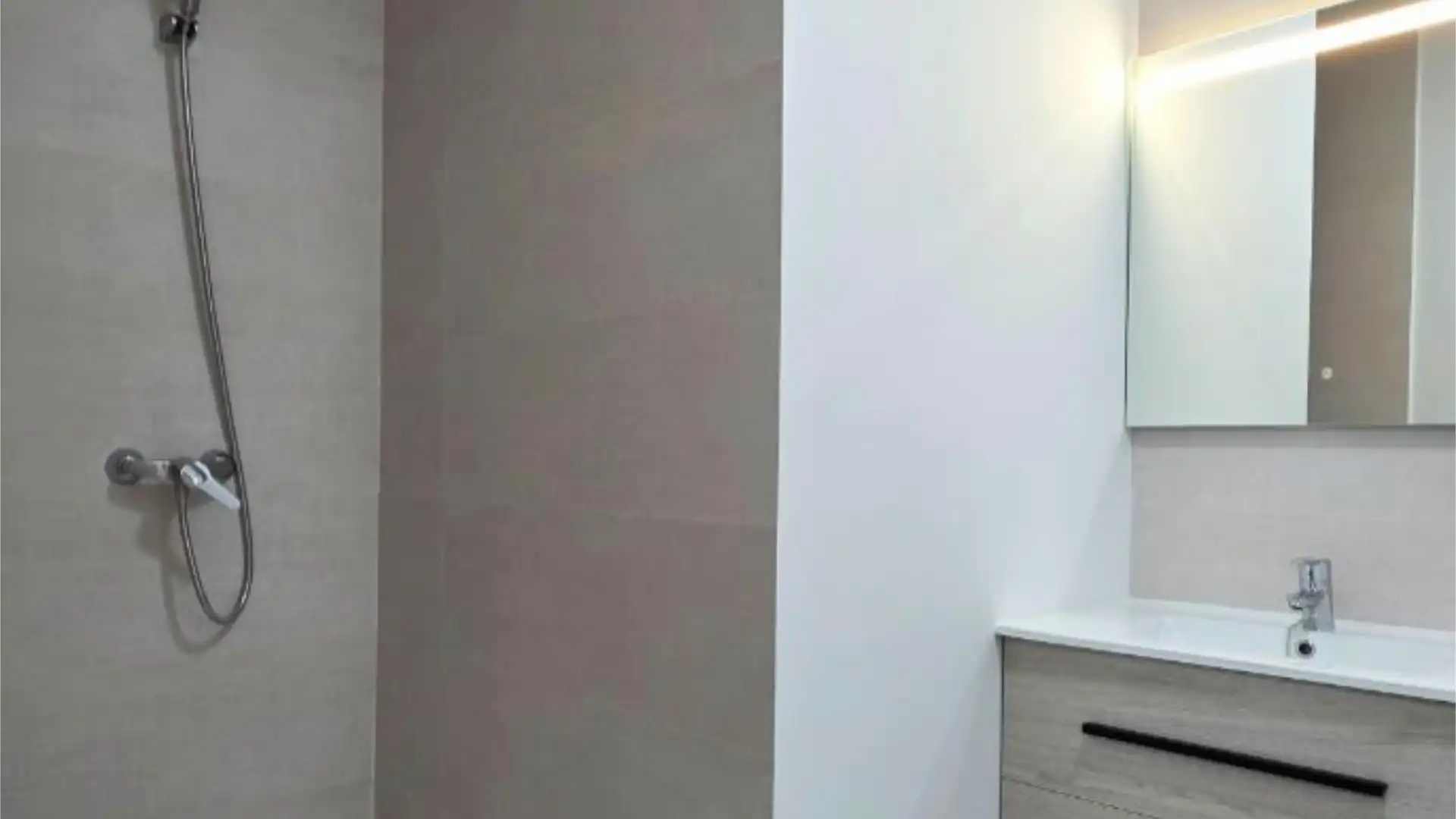 Piso en  Calle Melchor Gallegos 1 - Foto 8