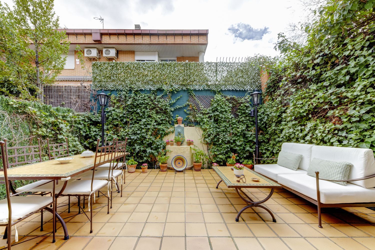 Chalet adosado en Barrio Valdezarza - Foto 3