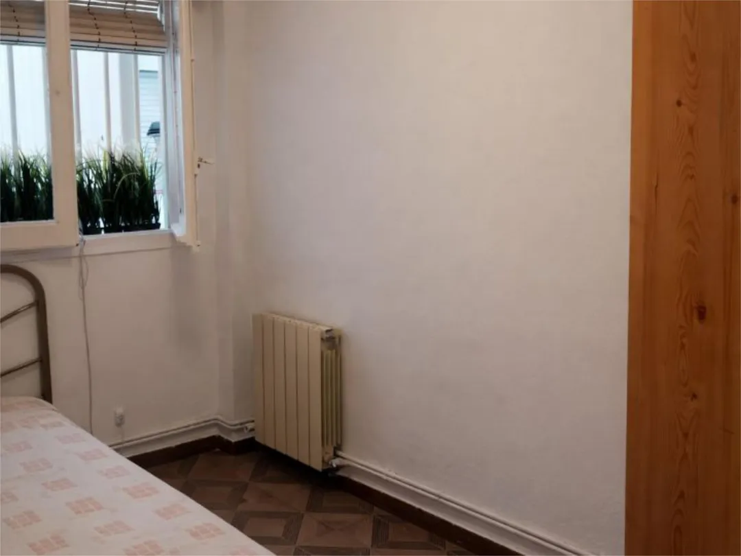 Piso en  Calle del Monasterio de la Oliva 4 - Foto 3