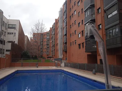 Piso en avenida de Camilo José Cela, 17