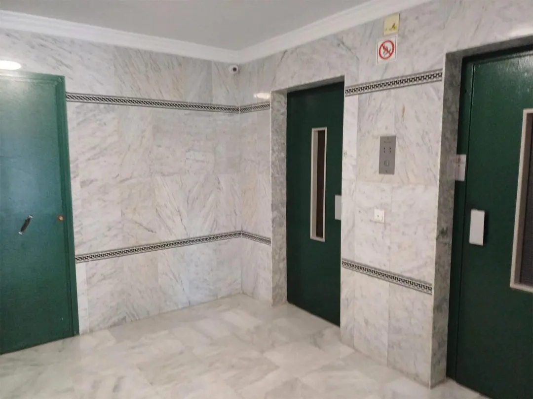 Piso en  Avenida de los Lirios Local - Foto 8