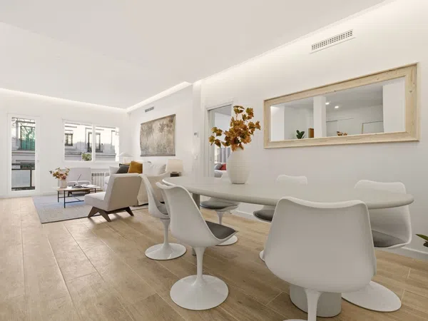 Piso en calle de Vallehermoso, 59