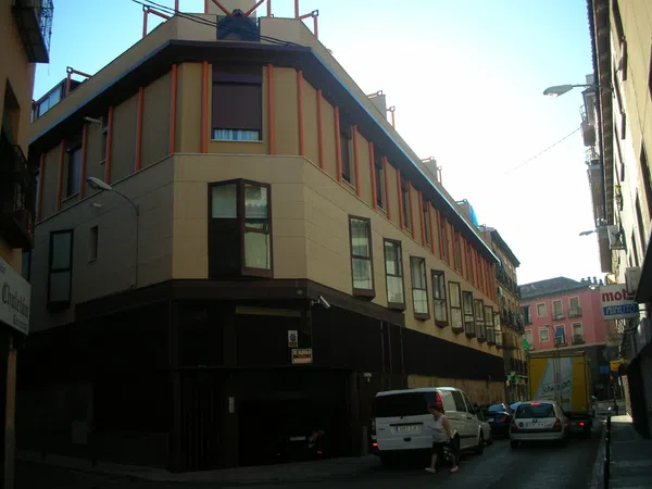 Estudio en calle Conde de Vallellano, 4