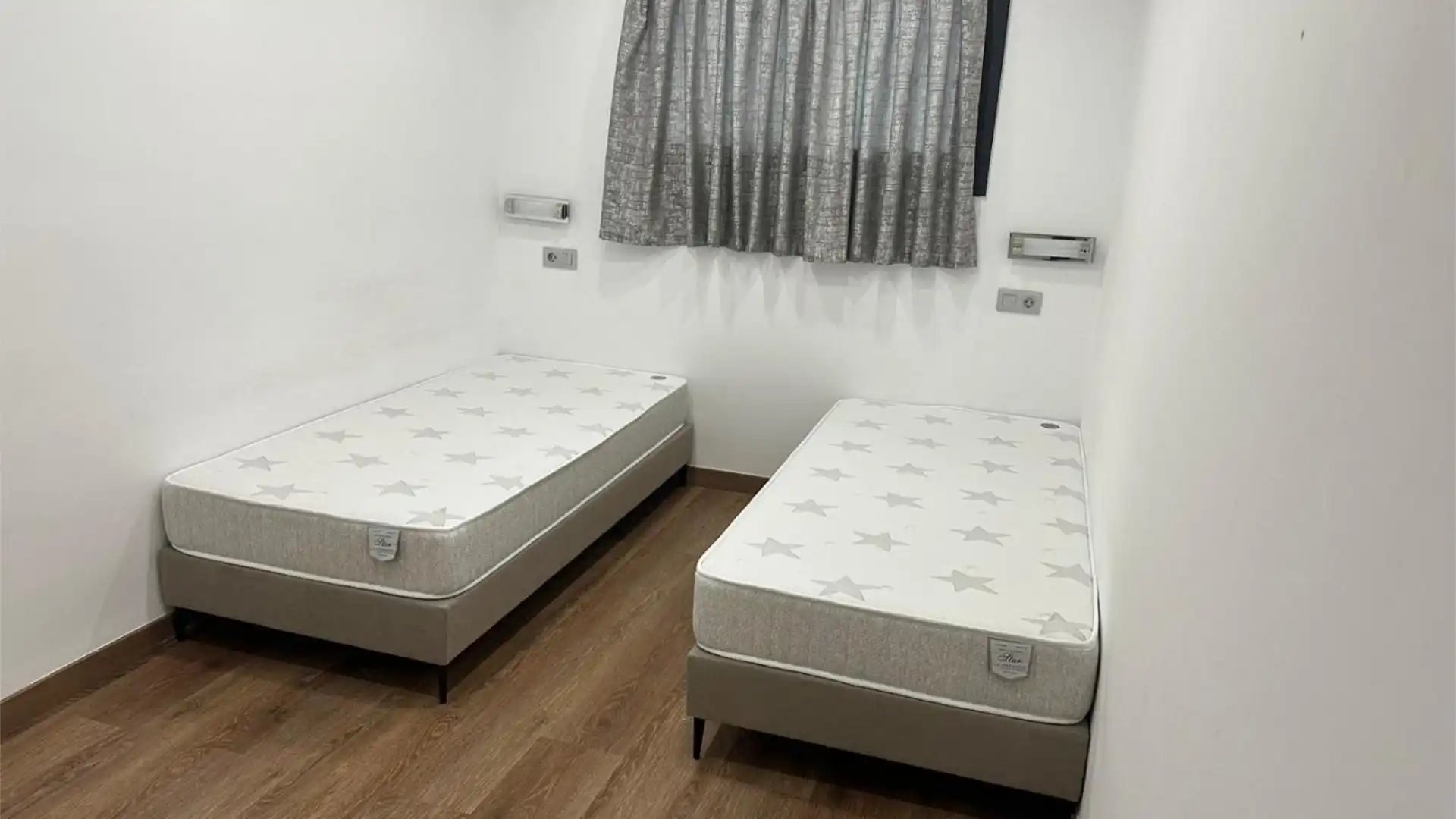 Piso en calle Carrer Benito Jerónimo Feijóo 1 - Foto 9