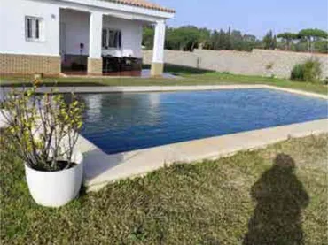 Casa adosada en Chalet zona campano en chiclana - Foto 3