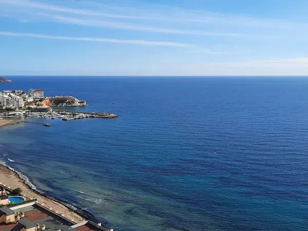 Piso en avenida de Uruguay, 7