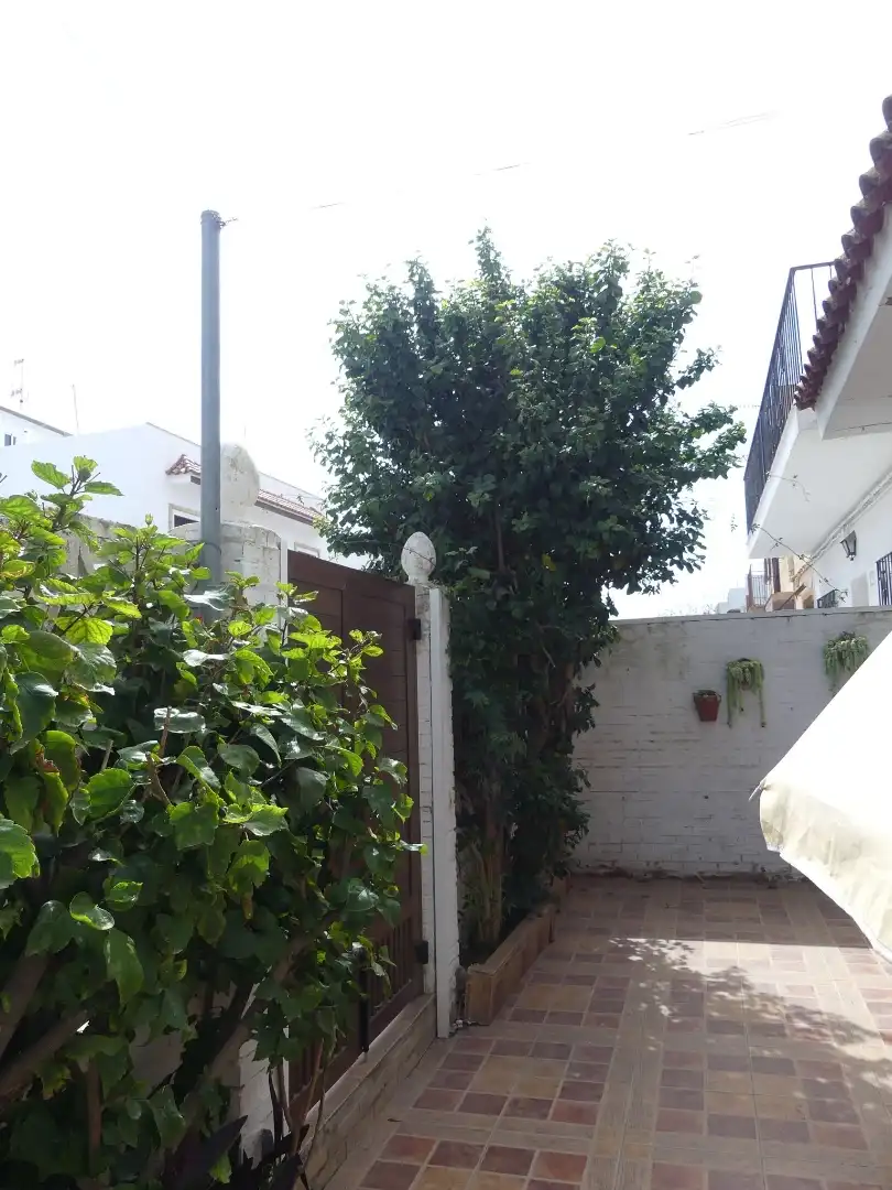 Casa adosada en  Calle Río Guadiana 21 - Foto 2