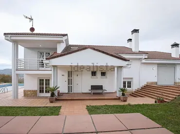 Chalet en Oviedo - Foto 1