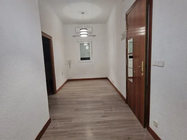 Piso en calle Antonio López, 15