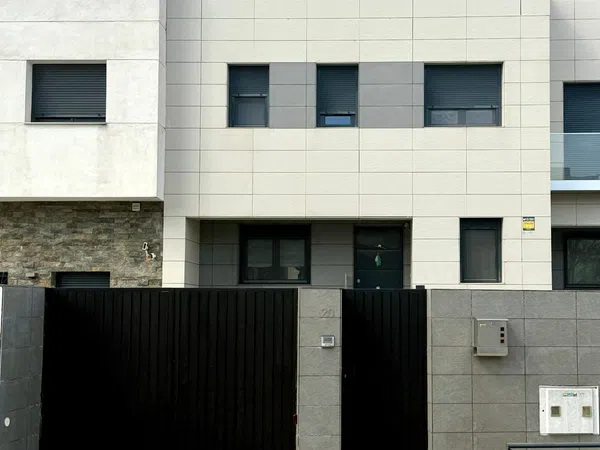 Casa independiente en avenida Salvador Dalí, 20 - Foto 3