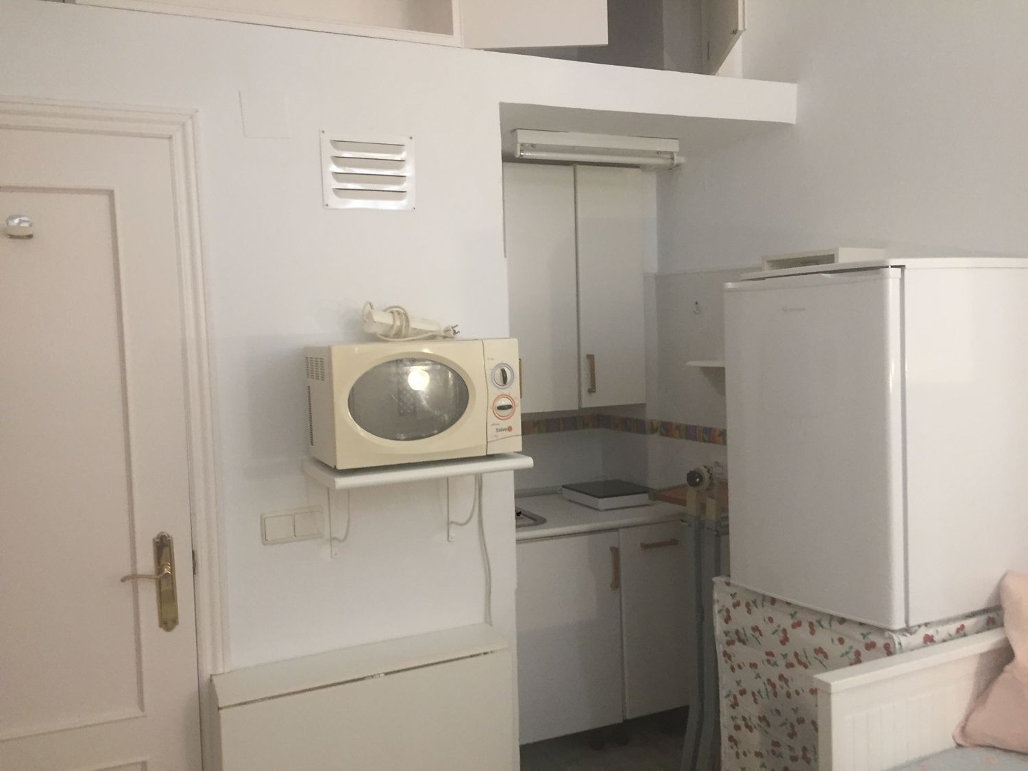 Estudio en calle Teodosio, 22 - Foto 3