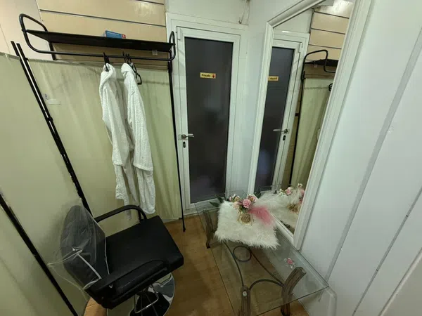 Centro estético, peluquería en traspaso en Calle Llobregat - Foto 3