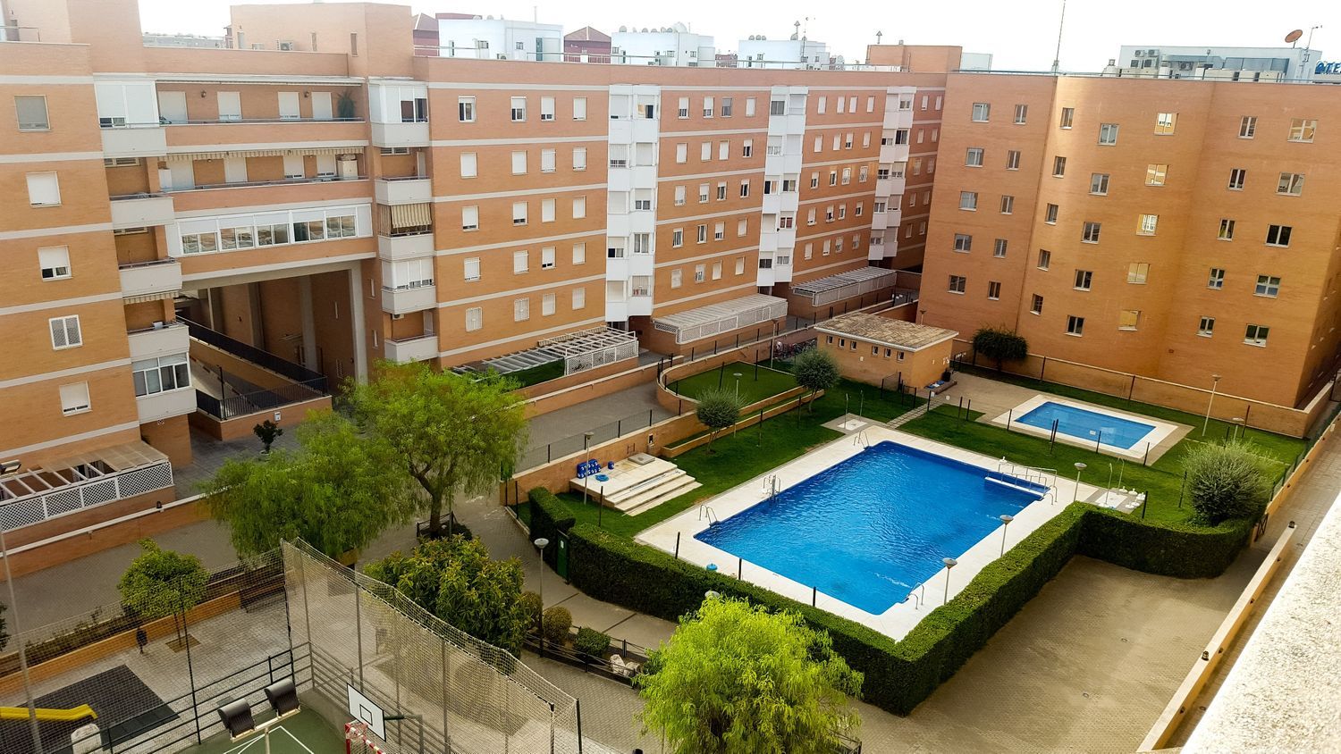Piso en Urb. residencial los olivares Barrio Parque Alcosa - Foto 1