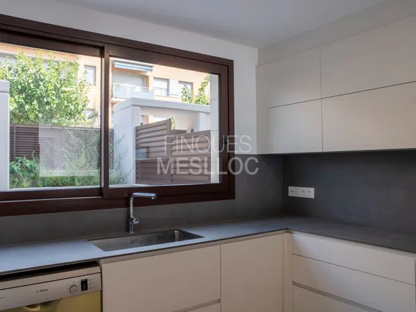 Chalet adosado en Montgat - Foto 5