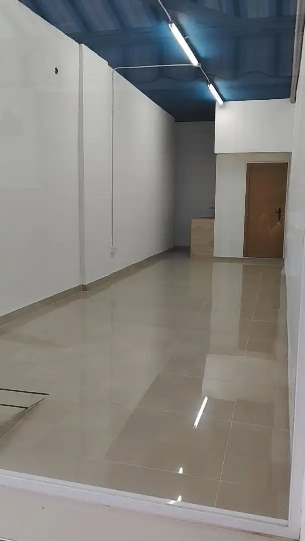 Local comercial en  Calle Periodista Luis de Vicente 6 - Foto 4