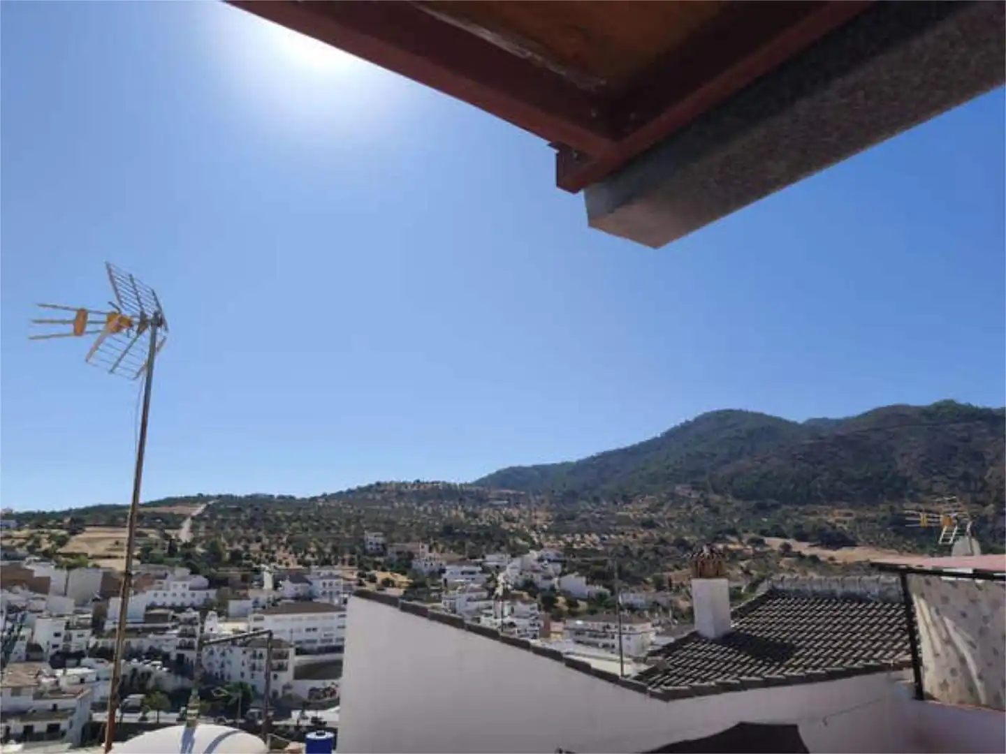 Piso en Tolox. Junto a Iglesia y centro. - Foto 2