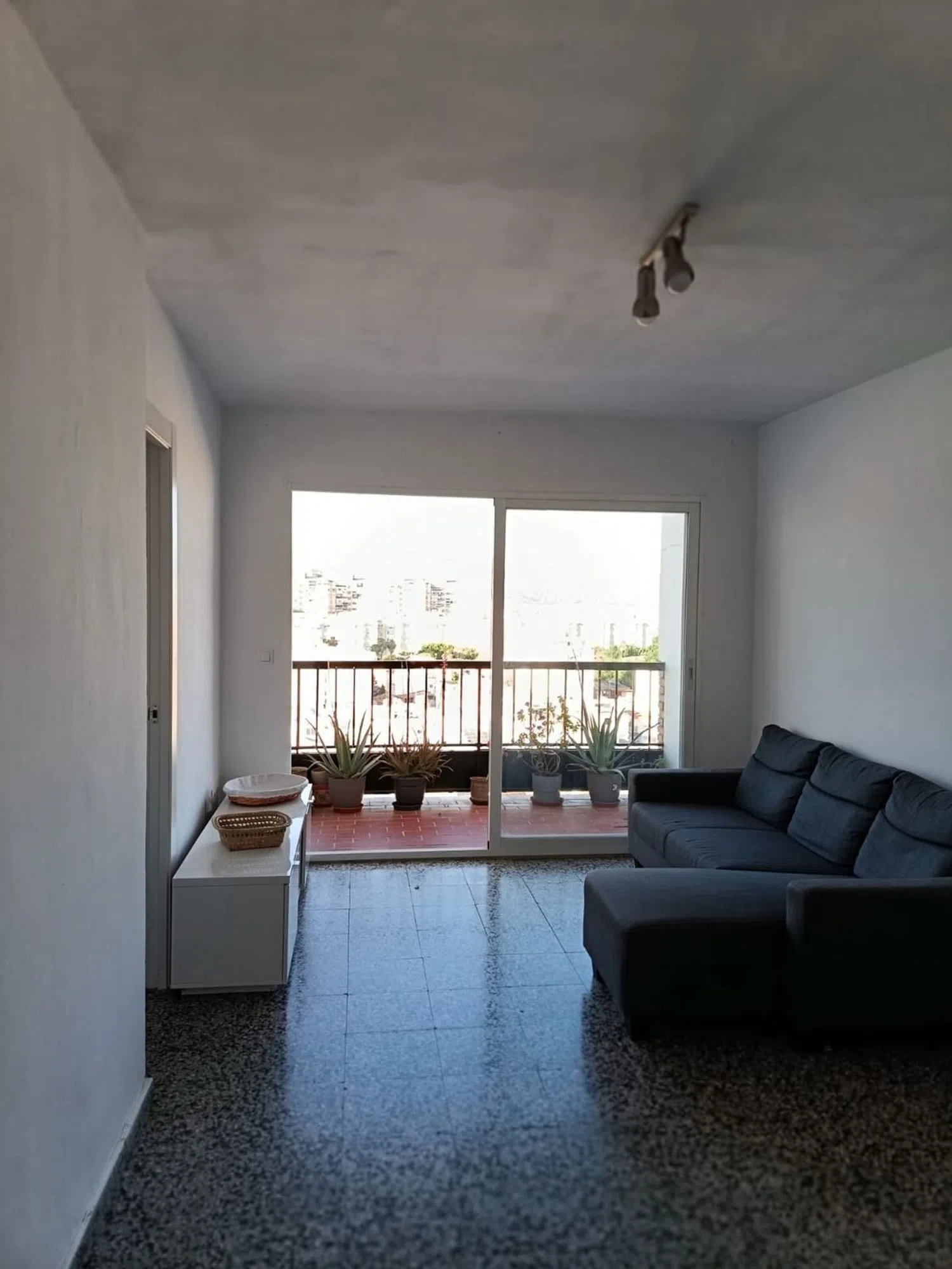 Piso en Barrio Girón - Las Delicias - Pacífico - Foto 1
