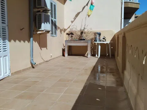 Ático en calle de la Reina Maria Cristina, 85