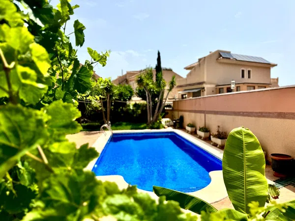 Chalet adosado en Calle Aneto, 69, Los Balcones - Los Altos del Edén - Foto 1