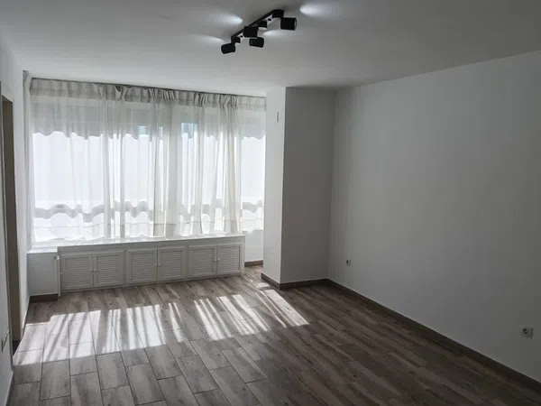 Piso en Barrio Buhaira - Huerta del Rey - Foto 2