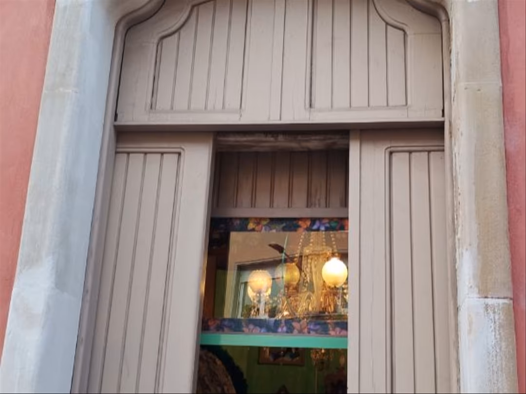 Local comercial en  Plaça de Mossèn Jacint Verdaguer 18 - Foto 1