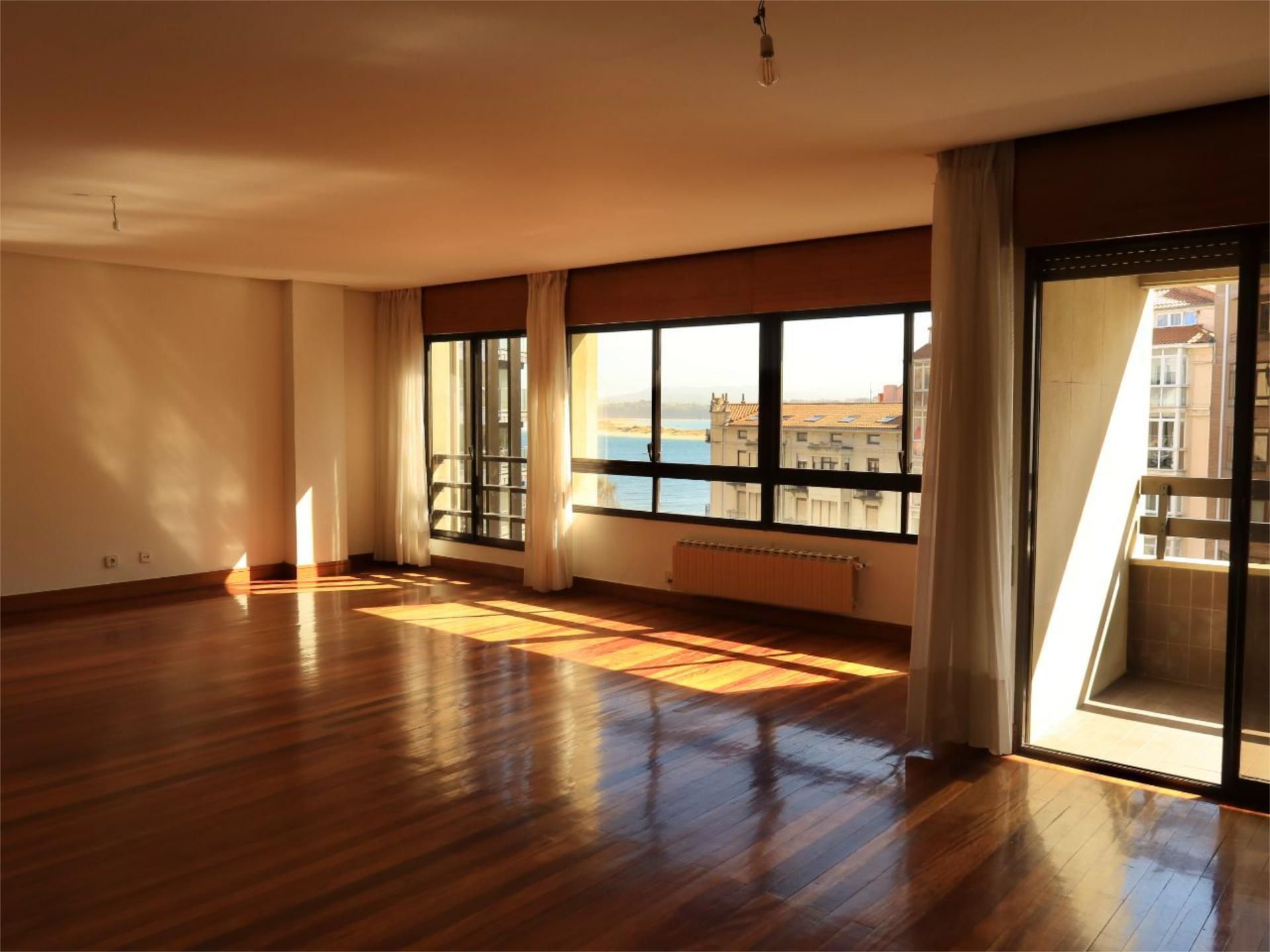 Piso en  Avenida de la Reina Victoria 39 - Foto 2