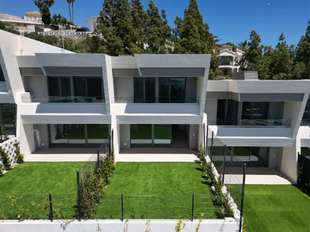 Casa adosada en  Calle Guarás 4 - Foto 2