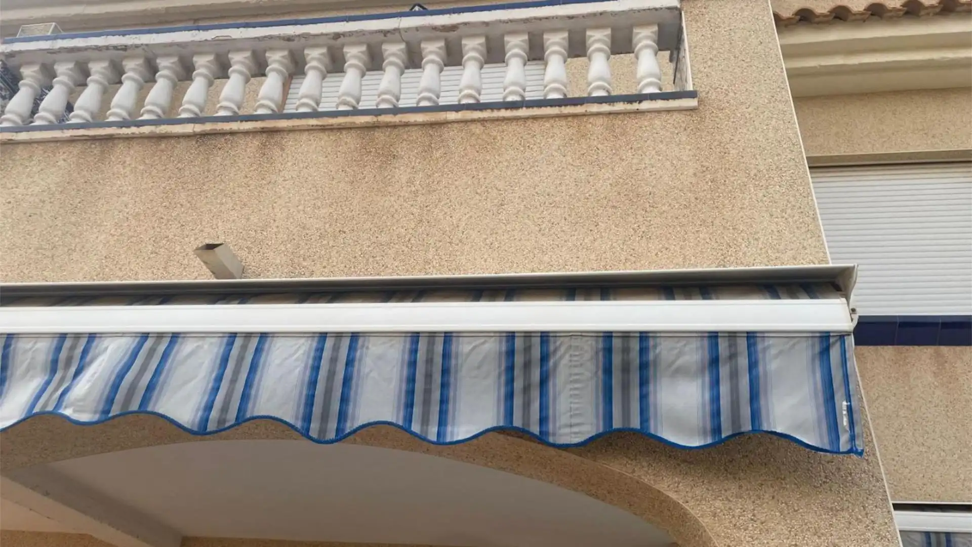 Casa adosada en  Carrer Colombia 100 - Foto 11