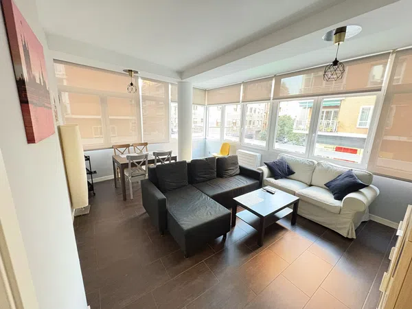 Piso en calle de Cartagena, 121