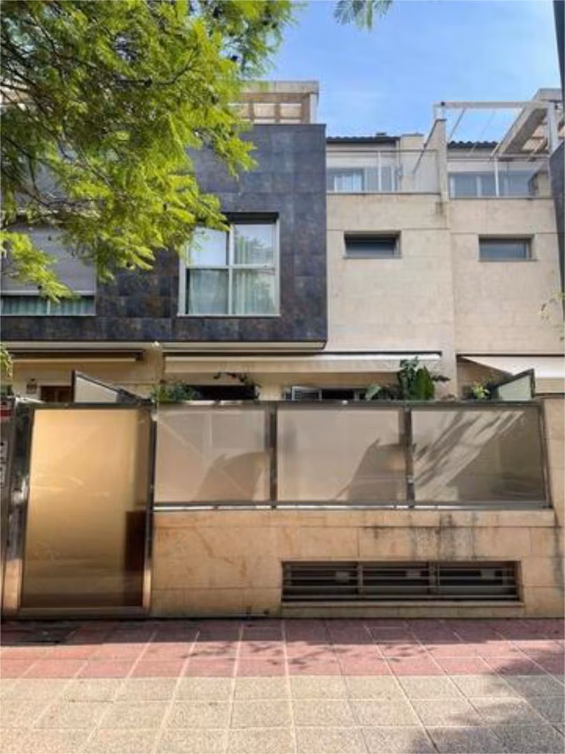 Casa adosada en Zona Juan de Borbón