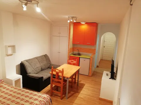 Estudio en calle Aixa la Horra, 1