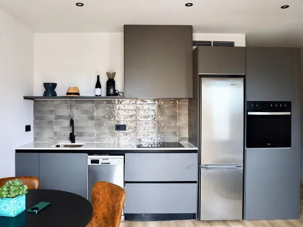 Piso en plaza del Doctor Robert, 2 - Foto 2