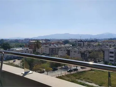 Piso en Juan de Borbon - Foto 1