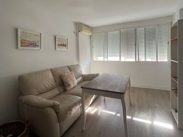 Piso en calle Pintor Velázquez, 3 - Foto 1