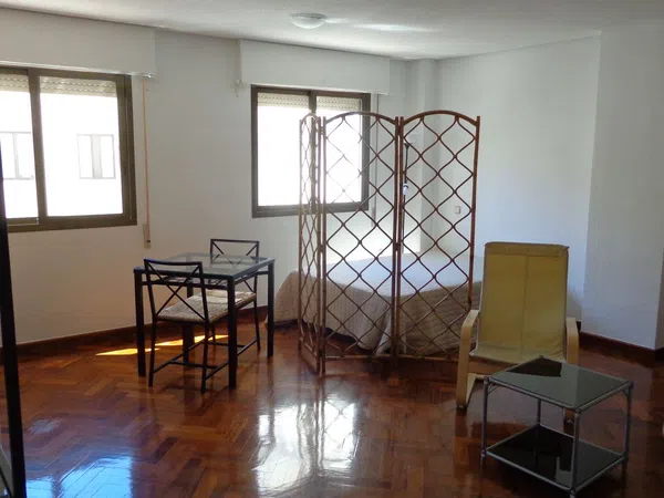 Estudio en calle de Manuel González Longoria, 8