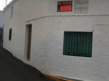 Casa adosada en  Calle Moreno Nogales 4 - Foto 1