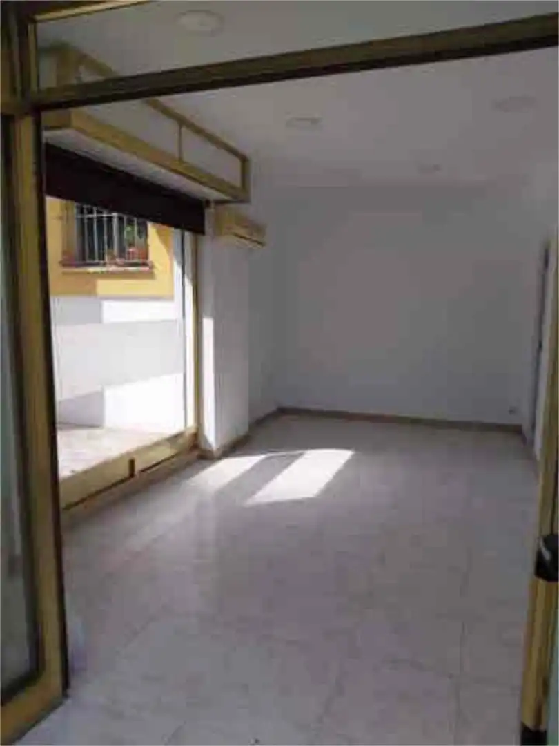 Local comercial en Macarena - Foto 4